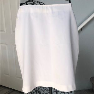 Skirt white, mid knee